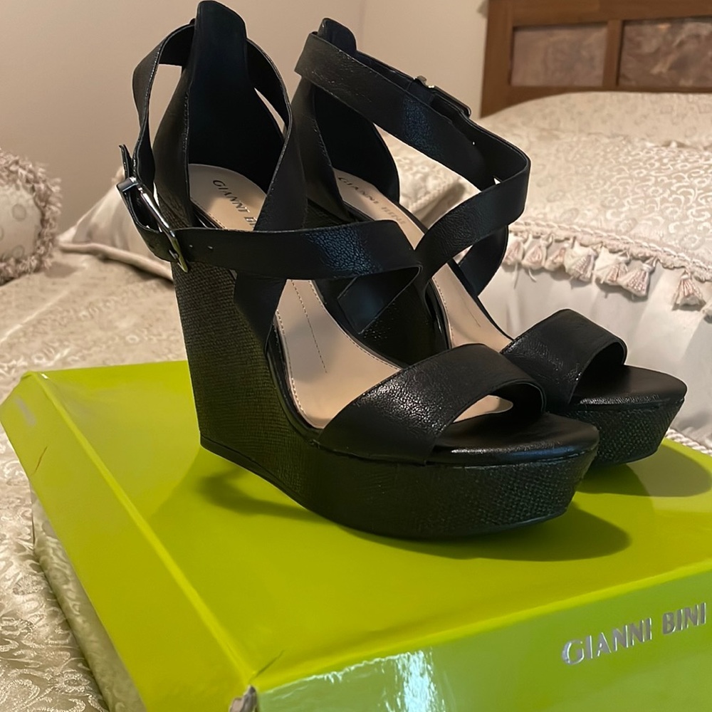 Gianni Bini Black wedge heels